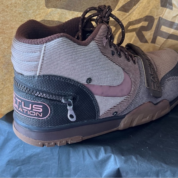 Men’s cactus jack Nike with box. - Picture 5 of 10